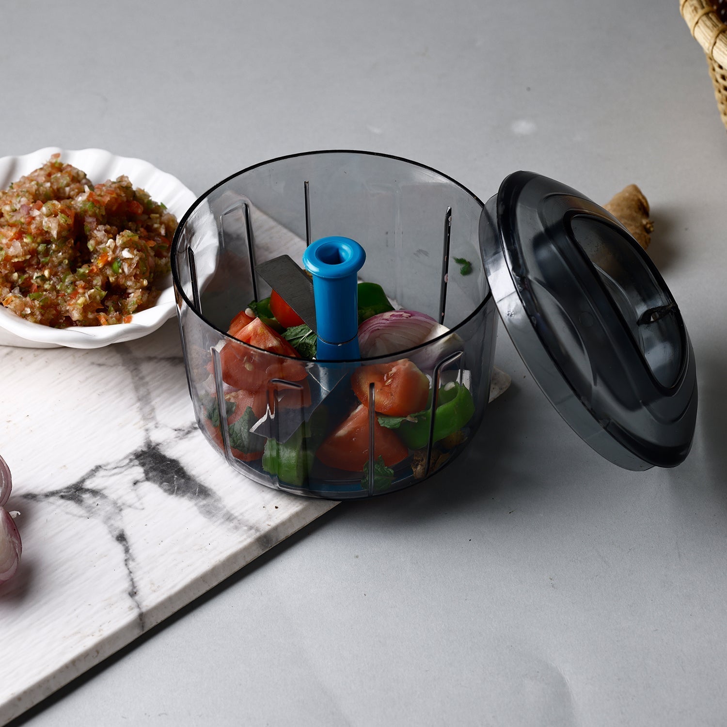Ganesh Bingo chopper with transparent container, 725ML Ganesh Bingo chopper with transparent container, 725ML